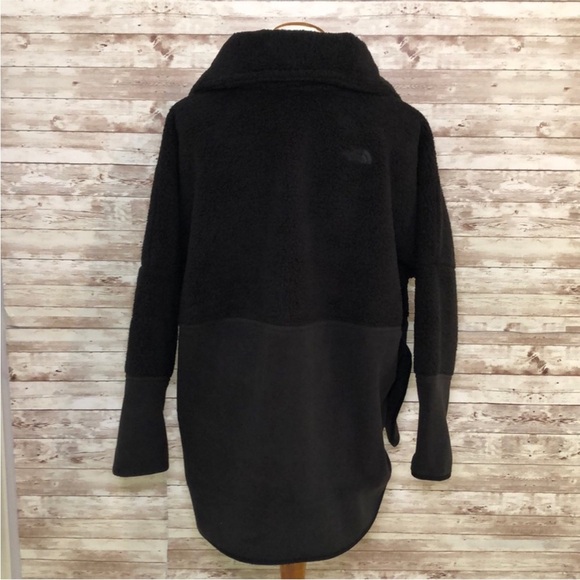 The North Face Novelty 200 Fleece Tundra Size L Warm Oversized 1/2 Zip Black - Picture 2 of 7